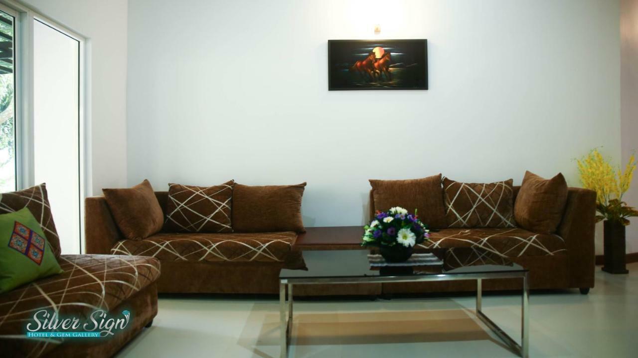 Silver Sign Hotel Katugastota Luaran gambar