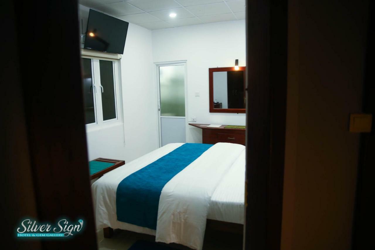 Silver Sign Hotel Katugastota Luaran gambar